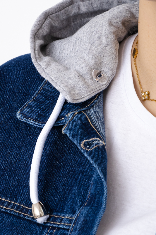 Куртка жіноча джинсова